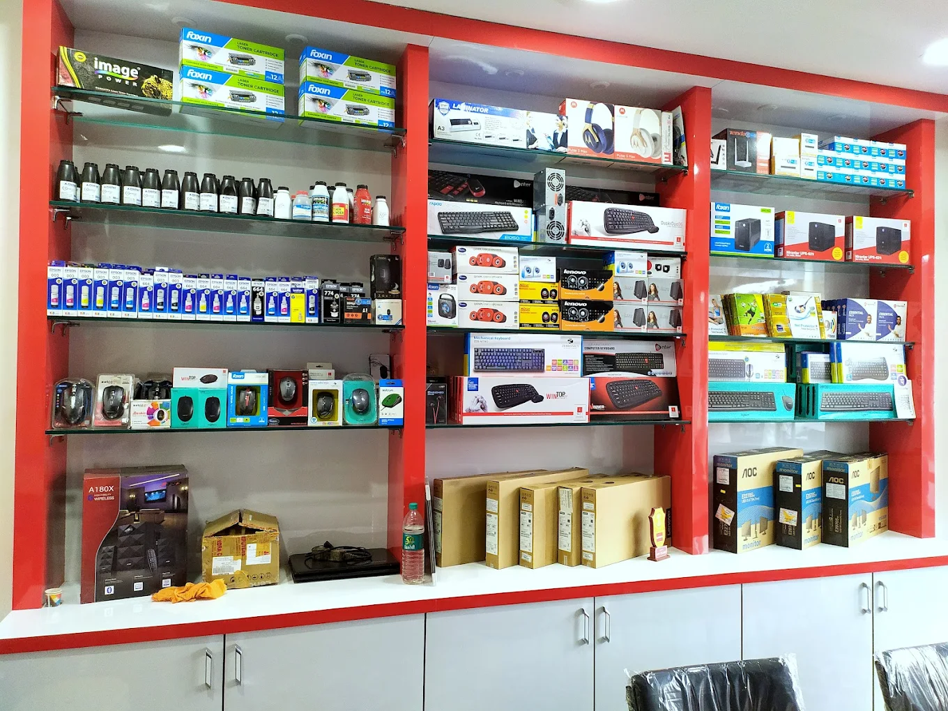 Tathastu Infotech in-store product display